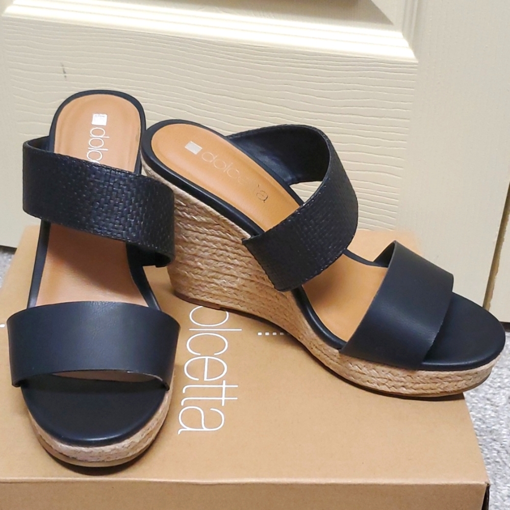 Black Wedges